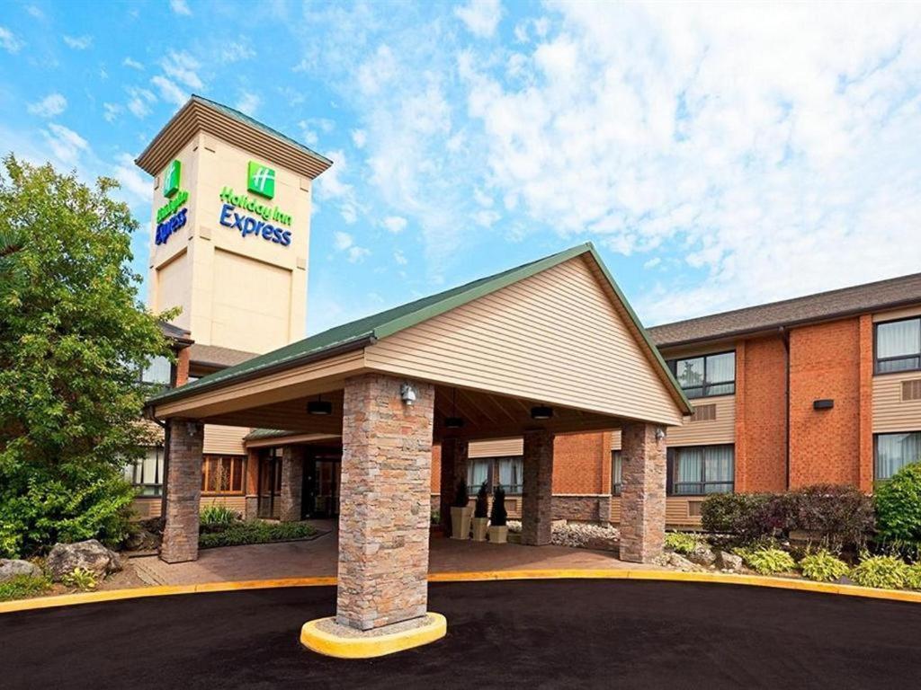 Holiday Inn Express Toronto East - Scarborough By Ihg Экстерьер фото