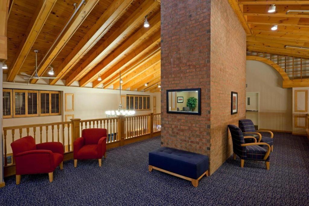 Holiday Inn Express Toronto East - Scarborough By Ihg Экстерьер фото