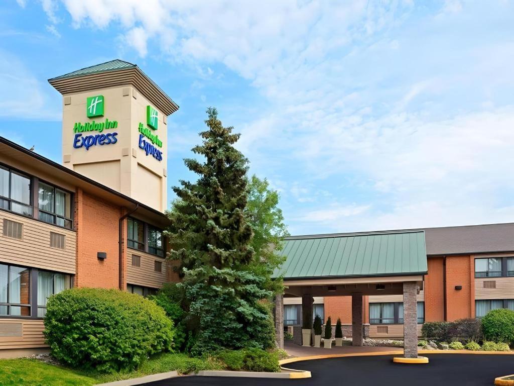Holiday Inn Express Toronto East - Scarborough By Ihg Экстерьер фото
