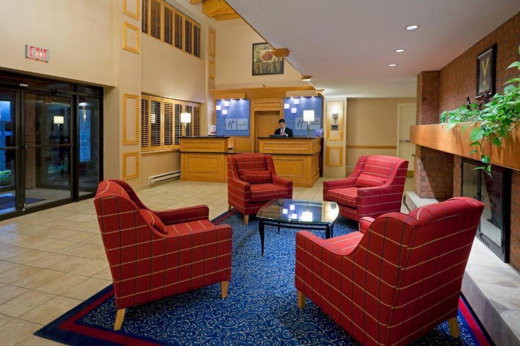 Holiday Inn Express Toronto East - Scarborough By Ihg Экстерьер фото
