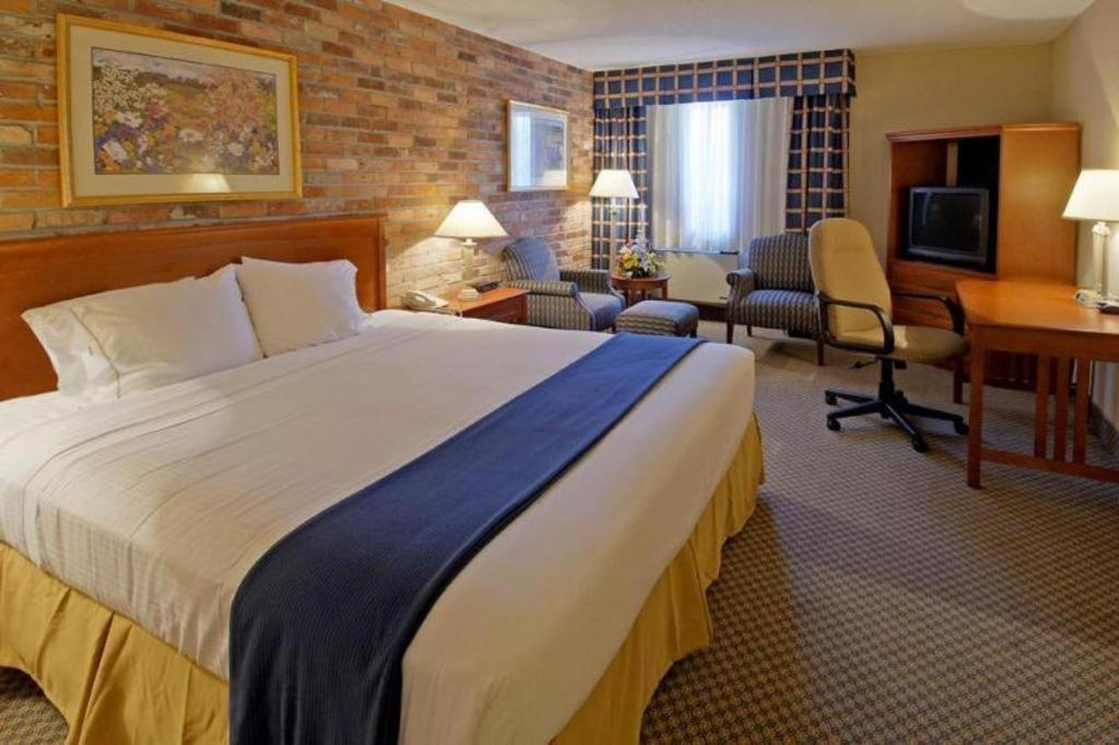 Holiday Inn Express Toronto East - Scarborough By Ihg Экстерьер фото