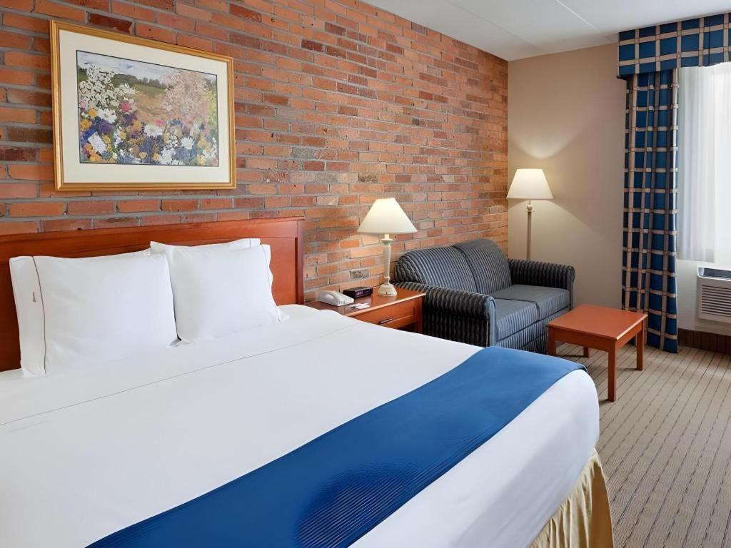 Holiday Inn Express Toronto East - Scarborough By Ihg Экстерьер фото