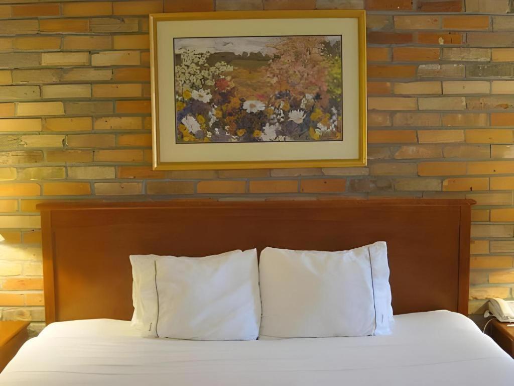 Holiday Inn Express Toronto East - Scarborough By Ihg Экстерьер фото