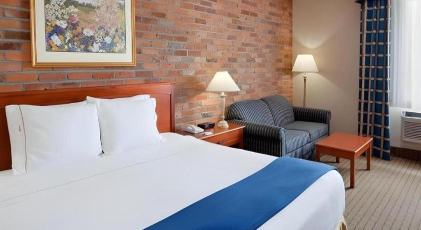 Holiday Inn Express Toronto East - Scarborough By Ihg Экстерьер фото