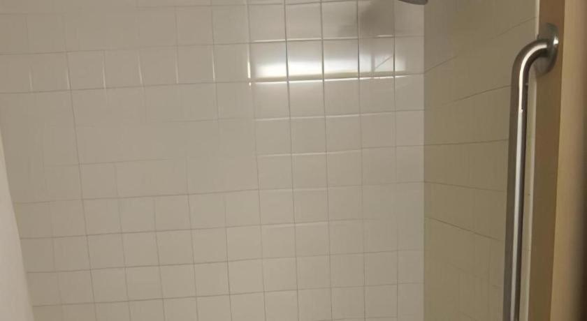 Holiday Inn Express Toronto East - Scarborough By Ihg Экстерьер фото