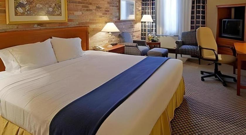 Holiday Inn Express Toronto East - Scarborough By Ihg Экстерьер фото