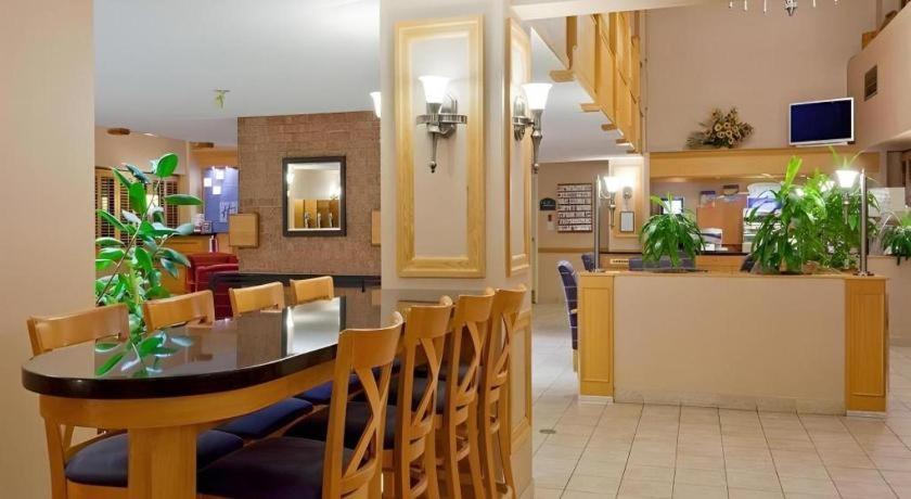 Holiday Inn Express Toronto East - Scarborough By Ihg Экстерьер фото