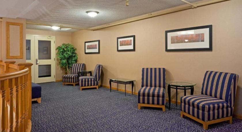 Holiday Inn Express Toronto East - Scarborough By Ihg Экстерьер фото