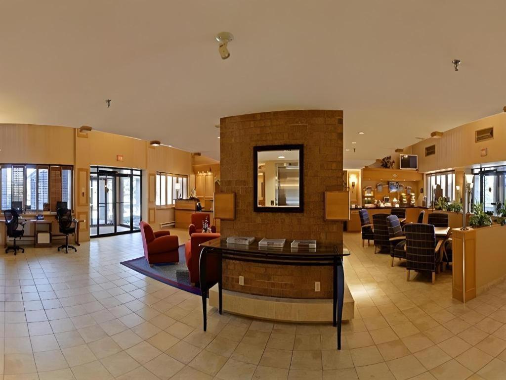 Holiday Inn Express Toronto East - Scarborough By Ihg Экстерьер фото